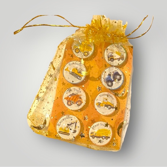 Set/8 𝑯𝒂𝒏𝒅𝒎𝒂𝒅𝒆 Magnets Construction Vehicles Cabochons Gift - Picture 5 of 9